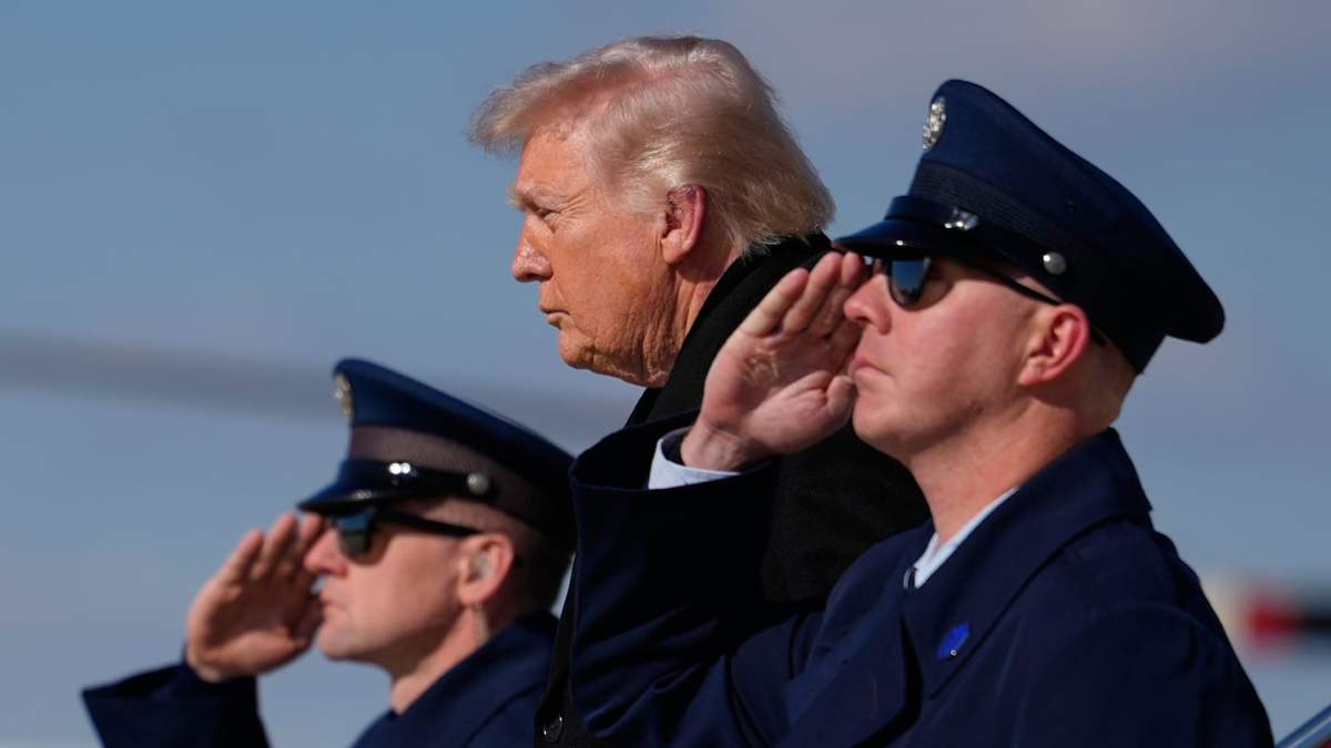 El presidente estadounidense Donald Trump llega a la Base Aérea Andrews en Maryland el 18 de marzo del 2026