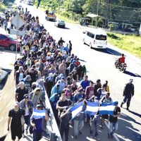 La PF y el INM interceptan sexta caravana de migrantes en Chiapas