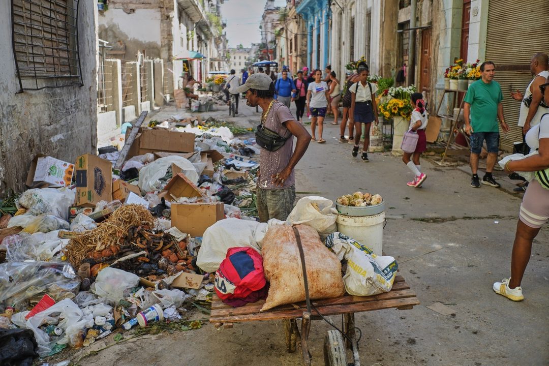 Basura La Habana  Foto Ramón Espinosa  AP