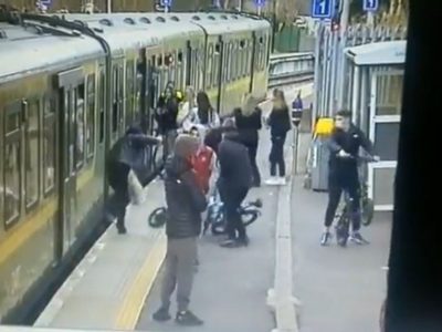 Mujer cae a las vías tras ser acosada por un grupo de jóvenes en el Metro de Dublín