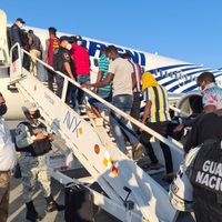 INM deporta a 129 haitianos desde Tapachula; colectivo exige medidas de protección