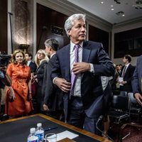 Confirman una reunión clave entre Caputo y el CEO de JP Morgan