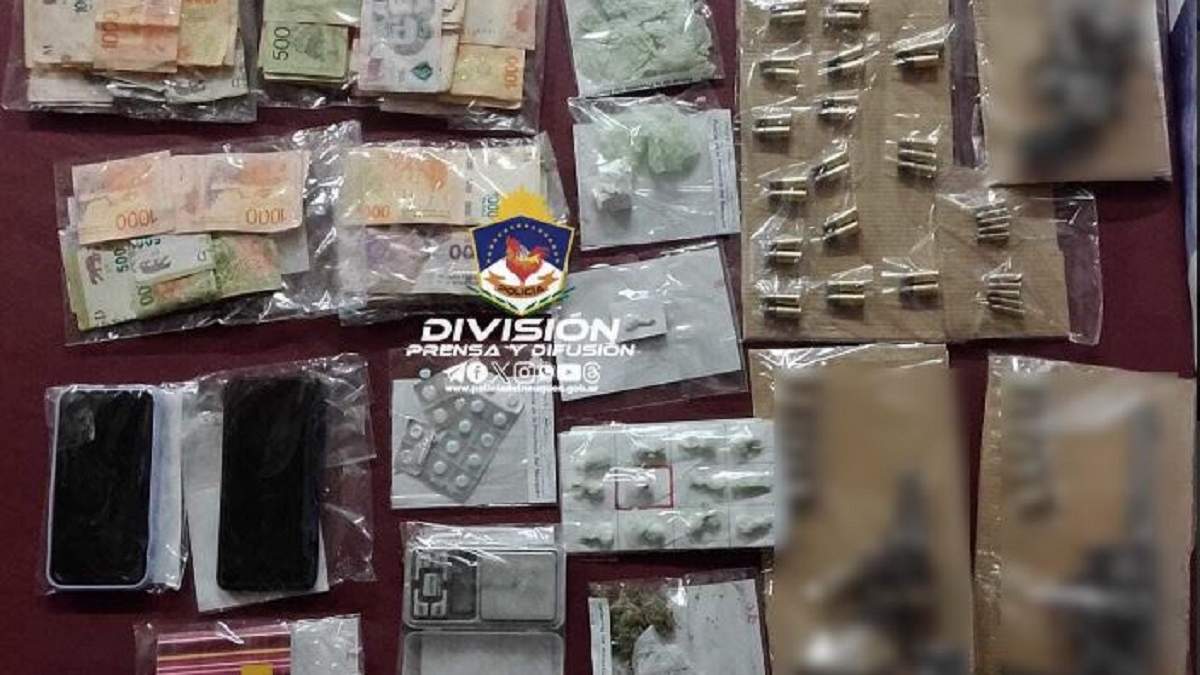 La Policía de Centenario secuestró drogas, armas y dinero en efectivo. Fuente: (Policía de Neuquén)
