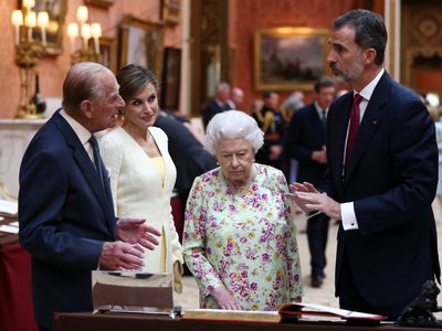 Unidos: el gesto de la reina Letizia, el rey Felipe VI y doña Sofía para el príncipe Felipe