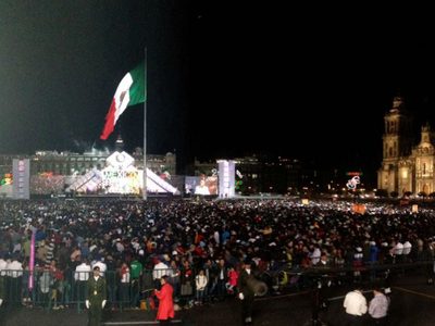 Entre acarreo y apatía, Peña dedica grito a Oaxaca y Chiapas
