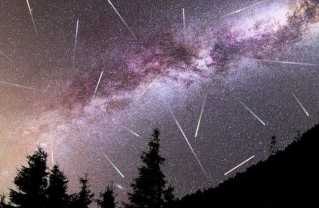 Lluvia de estrellas Fuente: (Twitter)