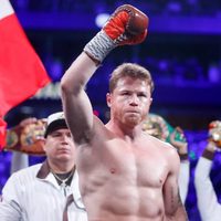 “Se equivoca”: Canelo Álvarez rompió el silencio tras el error de Camila Fernández al cantar el himno