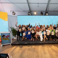 Mexicanas y latinas en EU ganan casi la mitad que hombres blancos, denuncia ONG