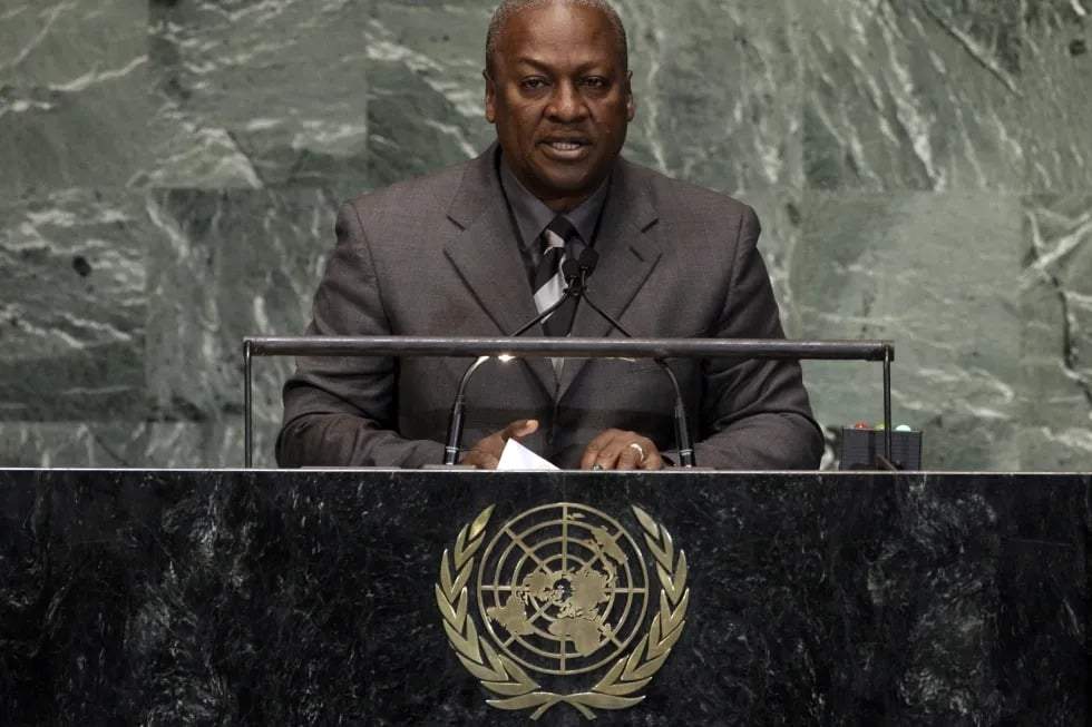 ARCHIVO - El presidente de Ghana, John Mahama, se dirige a la reunión de alto nivel sobre el estado de derecho en la Asamblea General de las Naciones Unidas, en la sede de la ONU, el 24 de septiembre de 2012.