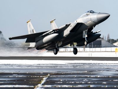 Biden ordena atacar instalaciones en el este de Siria