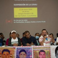 Emplazan a AMLO a una reunión con padres de los 43 antes de las elecciones del 2 de junio