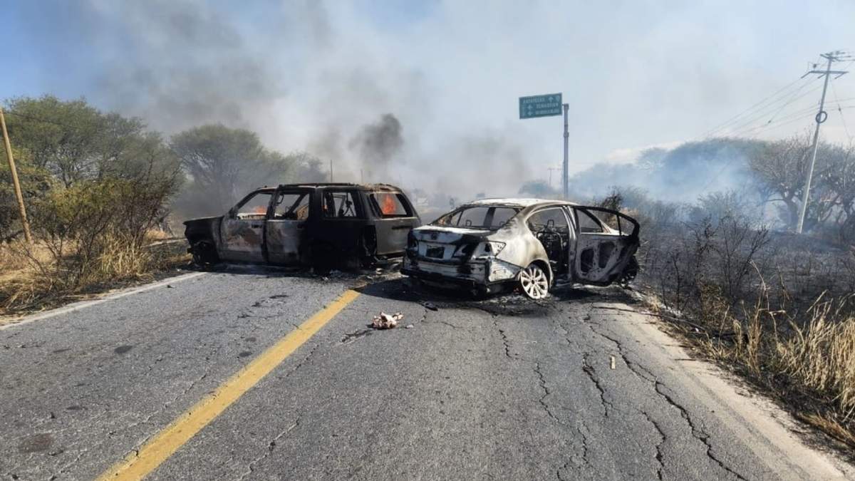 Diversos bloqueos carreteros se presentaron en lo menos tres carreteras estatales, municipios frontera con el estado de Jalisco; después de conocerse que Nemesio Oceguera Cervantes, muriera tras de su detención en Tapalpa, en un operativo del Ejército Mexicano