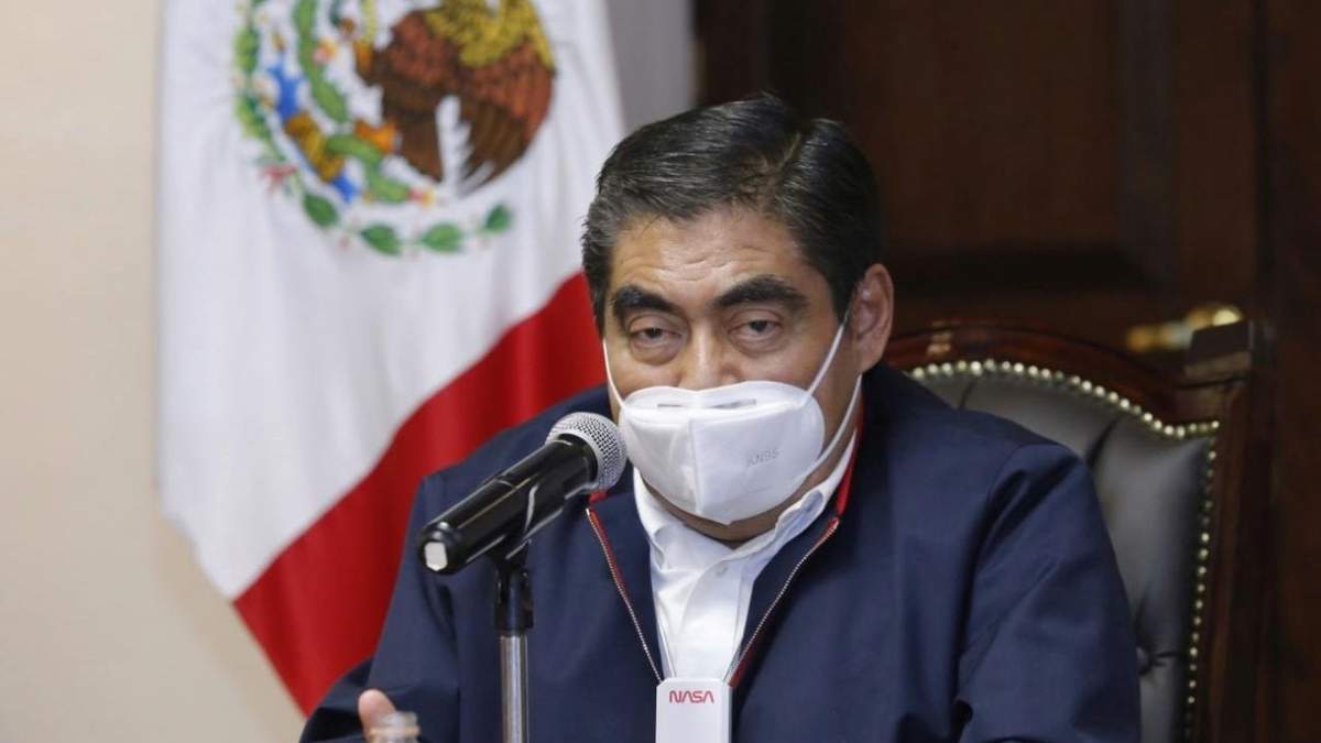 El gobernador de Puebla, Miguel Barbosa