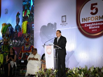 Cuauhtémoc Blanco rinde quinto informe entre acarreo, demagogia y la banda El Recodo