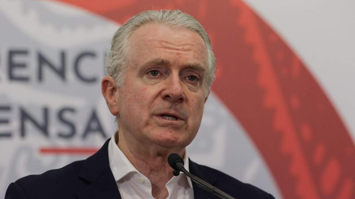 El presidente de la Cámara de Diputados en conferencia de prensa