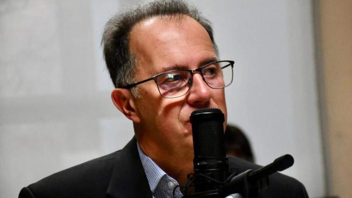 Luis Bertolini dejó de ser el intendente de Plottier. Fuente: (X)
