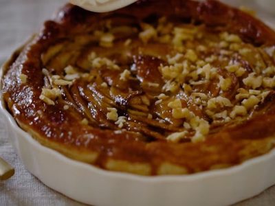 Receta de tarta de manzana: prepará esta versión vegana con masa integral, almendras y canela, fácil y deliciosa