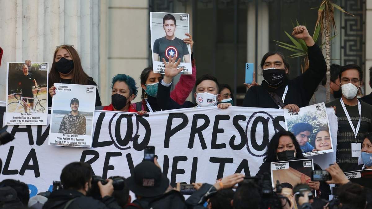Protesta a favor de la liberación de los presos de la revuelta de Chile. Fuente: (Twitter)
