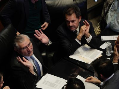 Morena recula tras “regaño” de Sheinbaum: retira derecho a vetar candidatos a jueces
