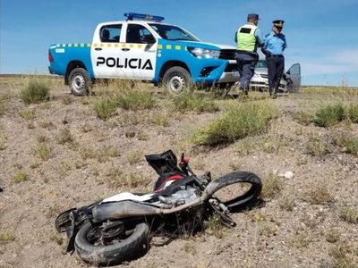 Choque fatal: un motociclista muerto y tres personas heridas