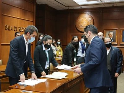 Cuatro aspirantes a rector en UAEMex; universitarios denuncian manipulación del proceso
