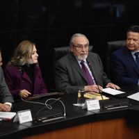 Comparece Bernardo Bátiz en proceso para elegir fiscal; descarta que afecte su amistad con AMLO