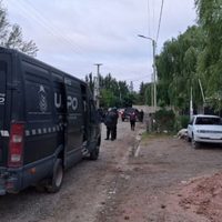 Cinco allanamientos por el crimen de Valentina Sur: buscan motos, celulares y ropa