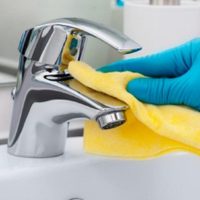 No gastes en un plomero: el verdadero secreto para dejar las griferías de tu casa como nuevas en minutos