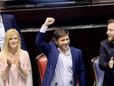 Kicillof quebró en llanto al inaugurar las clases en una escuela de Berisso