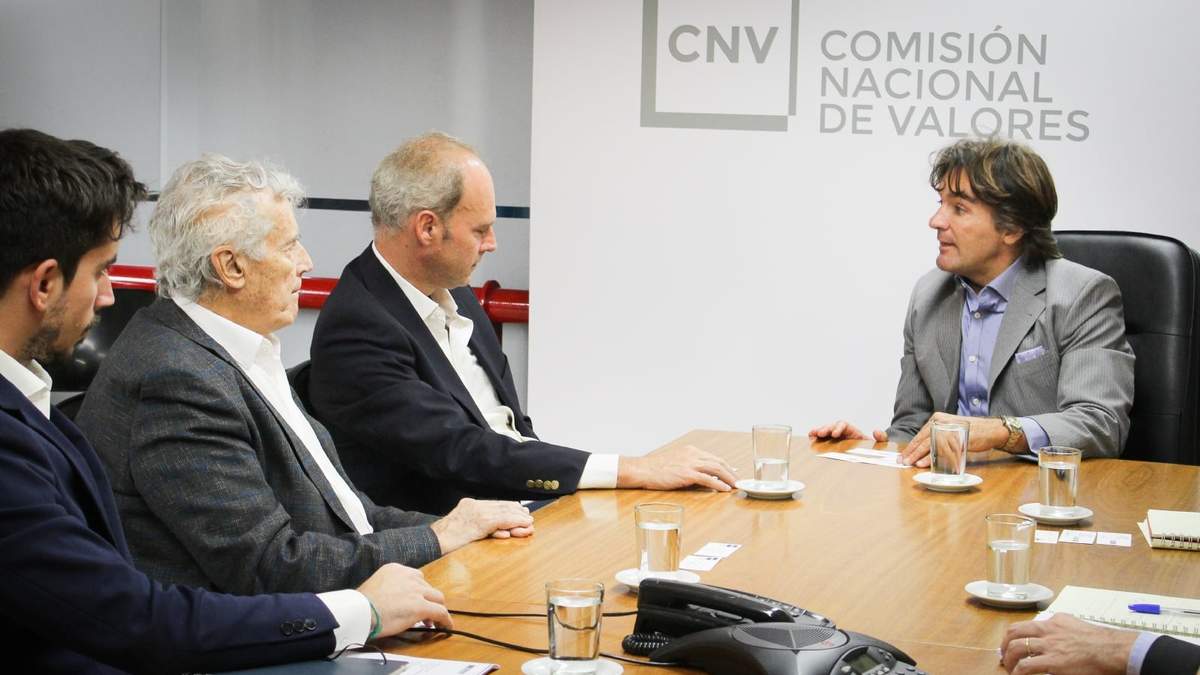 Reunión de la Comisión Nacional de Valores (Fuente: Twitter)