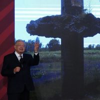 Autopista Peñón-Texcoco se ha hundido 2.8 metros; fue un acierto cancelar el aeropuerto ahí: AMLO