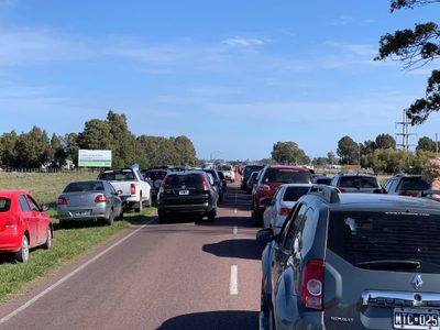 Un incendio provocó una masiva movilización a Monte Hermoso: les bloquearon la ruta