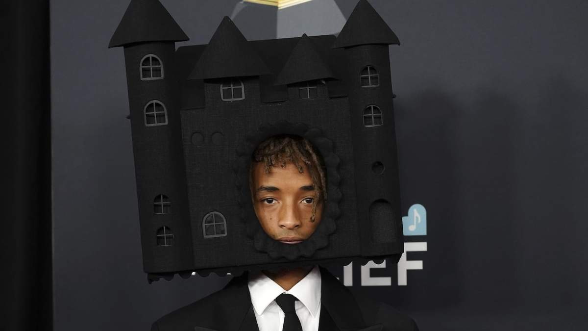 Jaden Smith llega a la 67ª entrega anual de los Grammy el domingo 2 de febrero