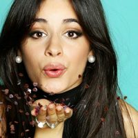 ¿Qué dirá Shawn Mendes? Camila Cabello revolucionó las redes con una imagen besando a otro