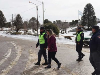Rescataron a dos agentes de Seguridad Vial en Villa Pehuenia