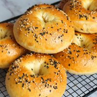 Bagels fáciles de hacer: una receta que lleva solo 3 ingredientes y te va a enamorar en el primer bocado