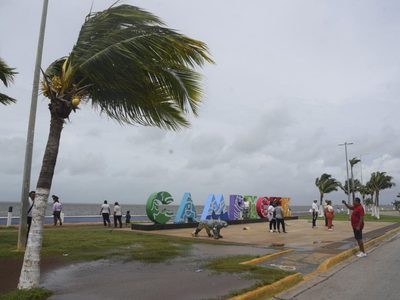 Huracán Milton categoría 5 azotará el martes con lluvias intensas y rachas de viento de 200 km/h