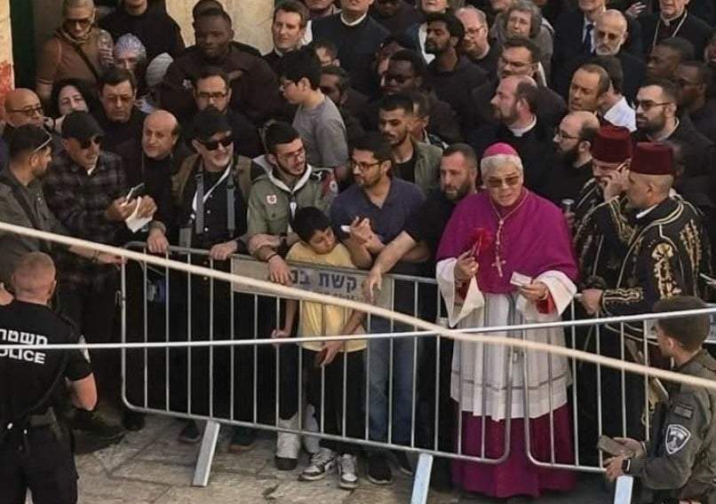 El arzobispo filipino Adolfo Tito Yllana es impedido de accesar a la Iglesia del Santo Sepulcro en Jerusalén