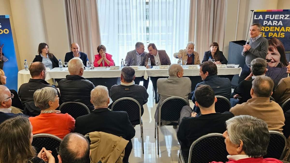 Conferencia de prensa de Juntos por el Cambio. Fuente: (Javier Manzano - Minuto Neuquén)
