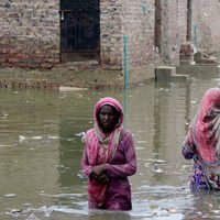 Pakistán declara estado de emergencia nacional tras confirmar casi mil fallecidos por inundaciones