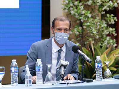 Omar Gutiérrez anunció la fecha de pago del aguinaldo para estatales