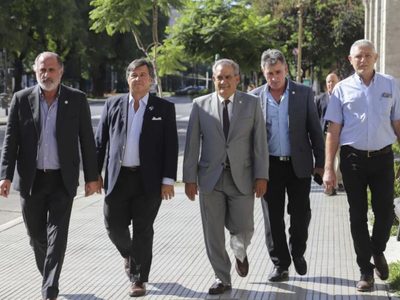 El campo va al paro por ocho días: rechazan el cierre de la exportación de carne