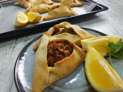 Empanadas árabes o Fatay: disfrutalas recién horneadas este domingo y con el sabor más rico