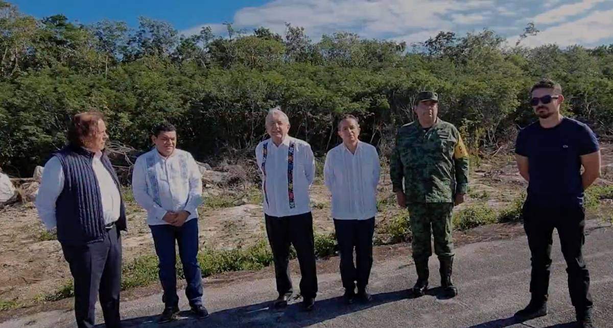 El presidente y sus colaboradores en el video del domingo
