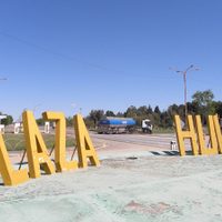 Bomberos de Plaza Huincul auxiliaron a una camioneta que sufrió un grave accidente