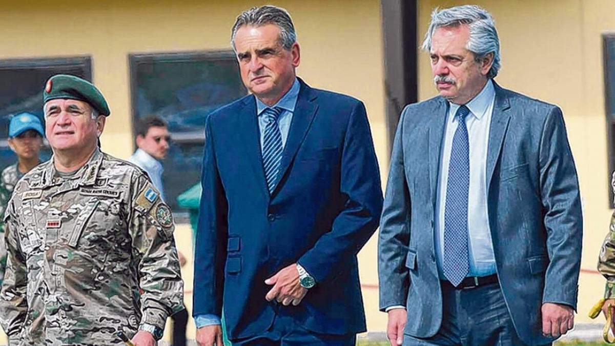 Agustín Rossi dijo que "sacar el ejército a la calle" ha fracasado en todo el mundo. Fuente: (Mundo Poder)