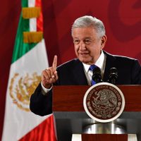 Perpetradores de violencia en protesta por los 43 son conservadores, no anarquistas: AMLO