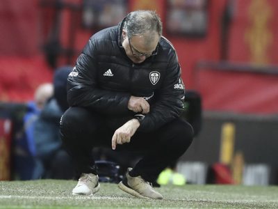 Las tensas respuestas de Marcelo Bielsa tras el 6 a 2 sufrido ante Manchester United