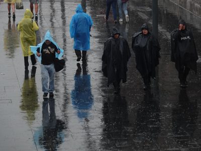 Prepárese para las lluvias que provocará Idalia: así estará el clima de lunes a jueves