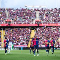 El Barcelona remonta y vence 4-3 al Real Madrid para acercarse al título de LaLiga